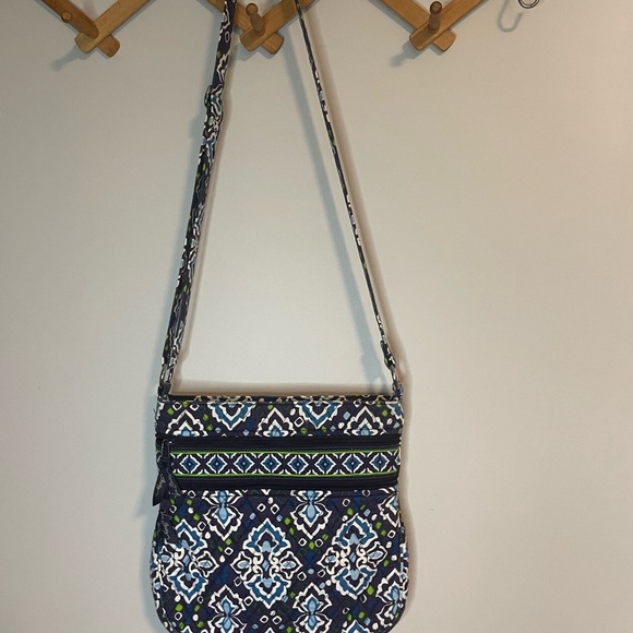 Vera Bradley ink blue/ green triple zip hipster crossbody geometric print bag - Picture 1 of 10
